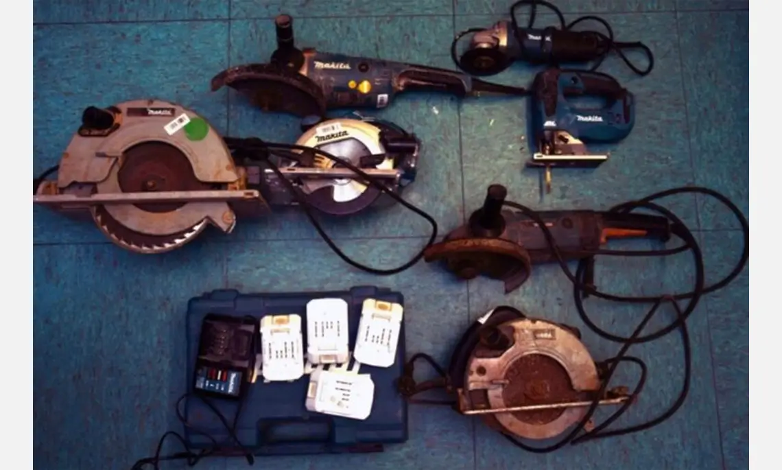 Diverse Maschinen der Marke Makita (Foto: Polizei).