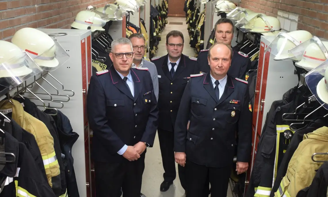 Vom Brandmeister zum Oberbrandmeister wurden befördert: Thomas Gebert und Quentin Mehrholz (Foto: Sven Lammers)