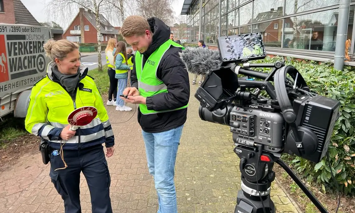 Die Kontrolle wurde Foto- und Videotechnisch begleitet (Foto: Matthias Brüning)