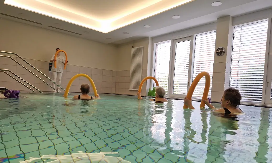 Meppen – „Fit im Wasser“ jeden Dienstag und Donnerstag im Kranken­haus Ludmillenstift