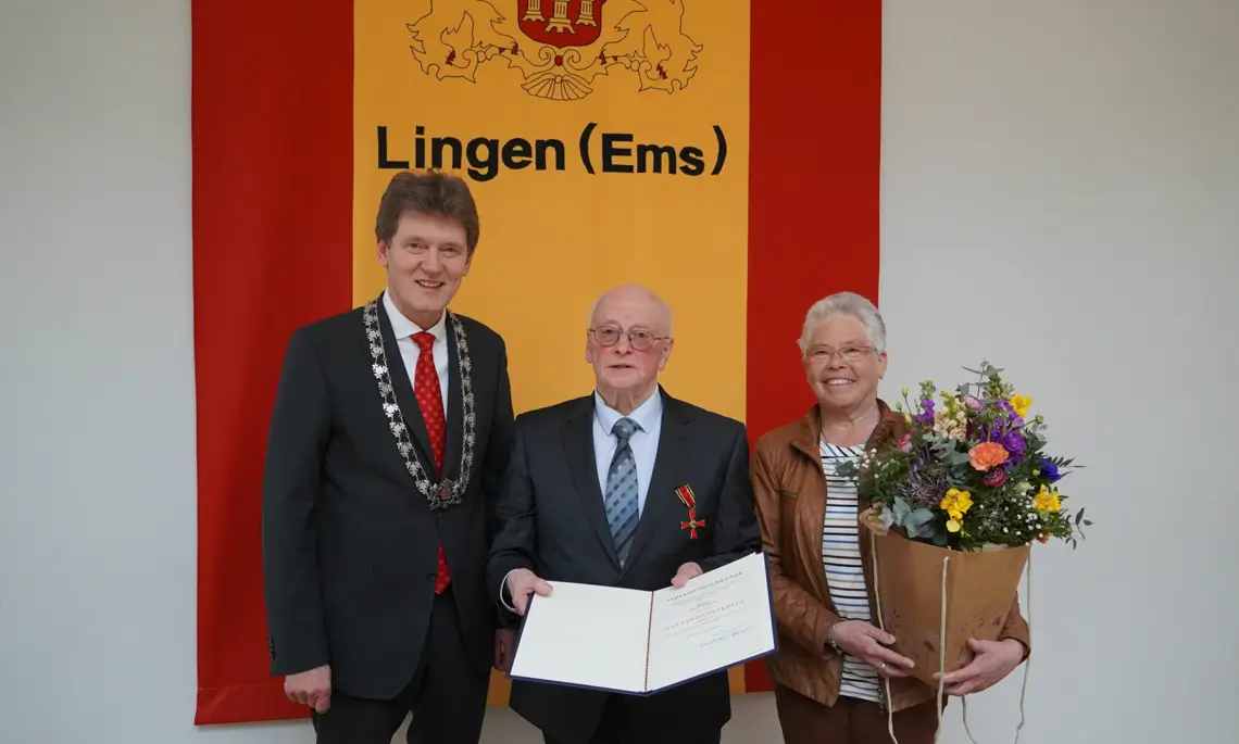 Auszeichnung für langjährigen Kommunal- und Landespolitiker – „Standing Ovations“ im Ratssitzungssaal