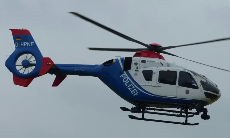 Polizeihubschrauber bei Fahndung in Geeste – 19-Jähriger nach versuchtem Diebstahl festgenommen