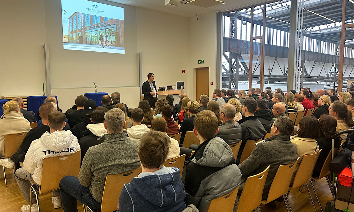 Campus Lingen der Hochschule Osnabrück bietet erstmals Studieninformationsabend für Eltern von Studieninteressierten an