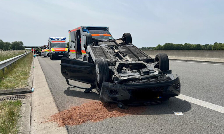 Haren – Pkw überschlägt sich nach Kollision auf A31