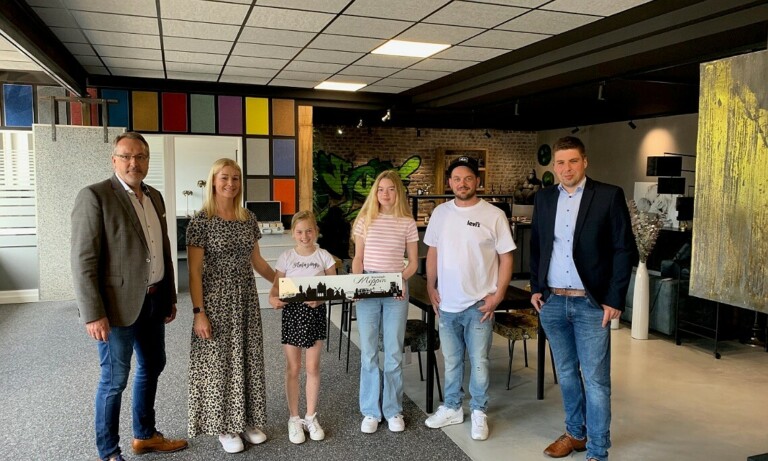 Bürgermeister heißt HEIMDESIGN in Meppen willkommen