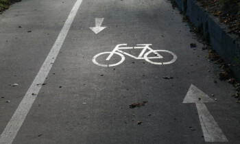 Stadt Papenburg saniert beschädigte Stellen am Splitting links