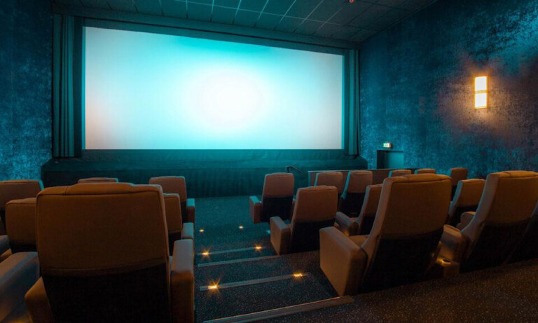 Lesung über besondere Emsländer im Kino Meppen