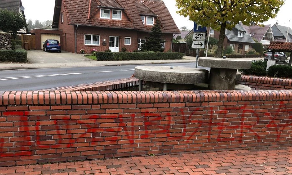 Werlte – Brunnen mit dem Wort „Judenbuster“ beschmiert
