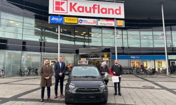 Hauptpreis aus Gewinnspiel in Meppen übergeben