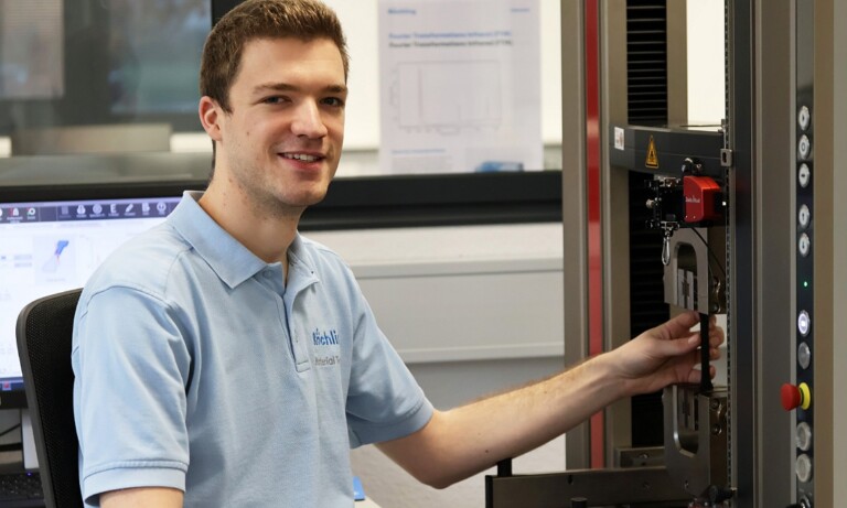 Haren – Simon Robben von Röchling ist Niedersachsens bester Auszubildender zum Werkstoffprüfer für Kunststofftechnik