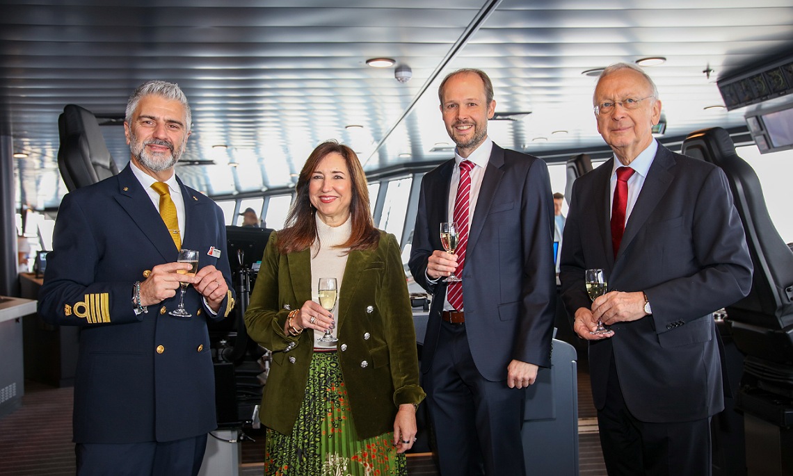 Papenburg – MEYER WERFT liefert Carnival Jubilee ab 