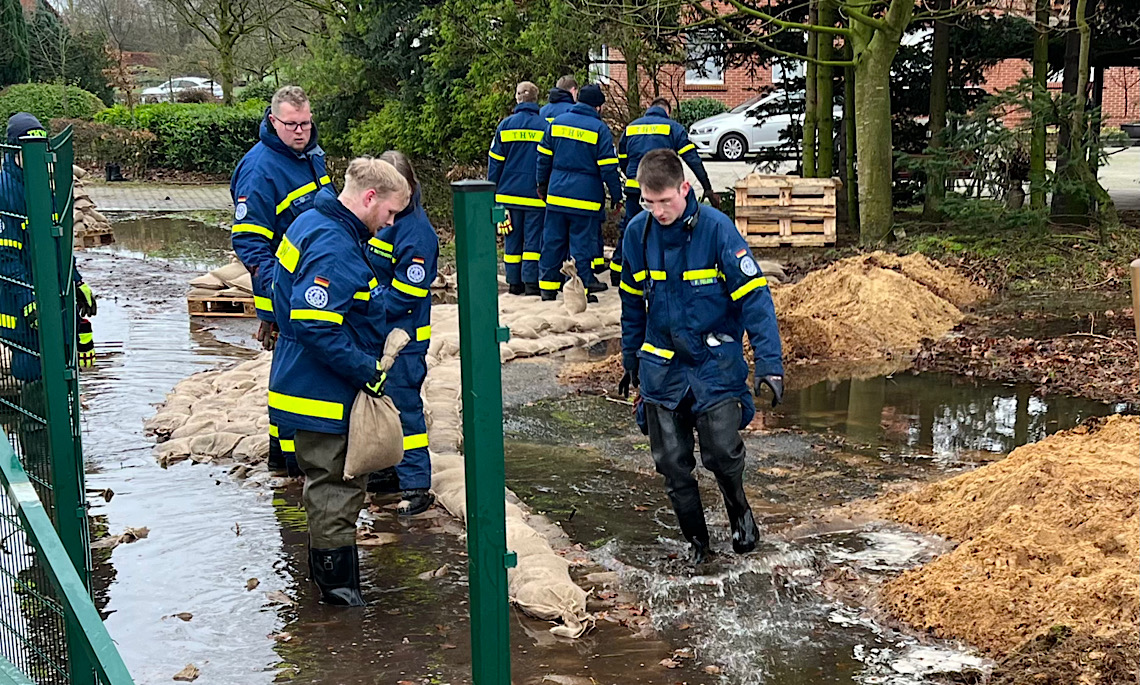 Update zur Hochwasserlage im mittleren Emsland – Hilfsorganisationen im Dauereinsatz