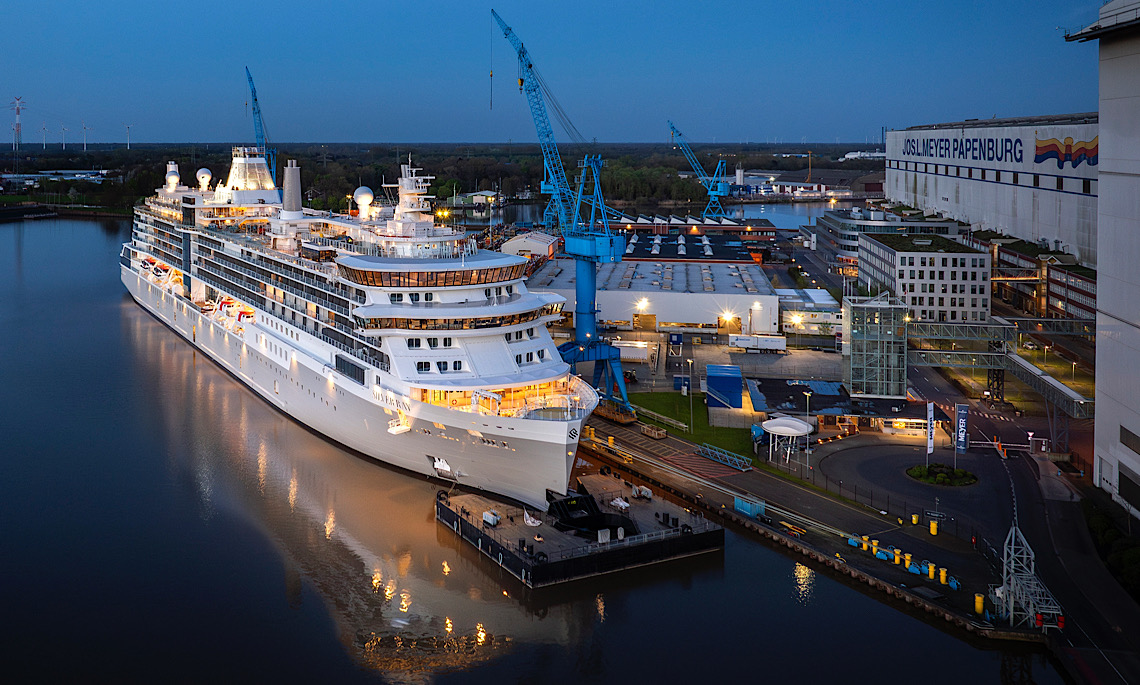 Papenburg – Kreuzfahrtschiff Silver Ray vor Überführung