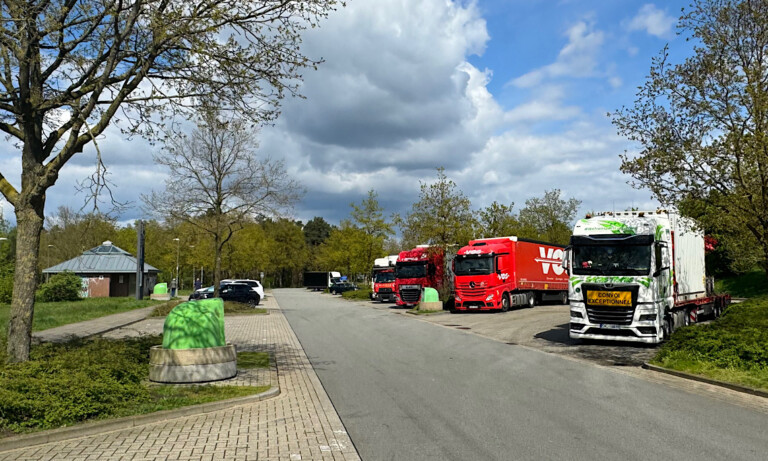 Diesel aus mehreren Lkw an der A31 gestohlen