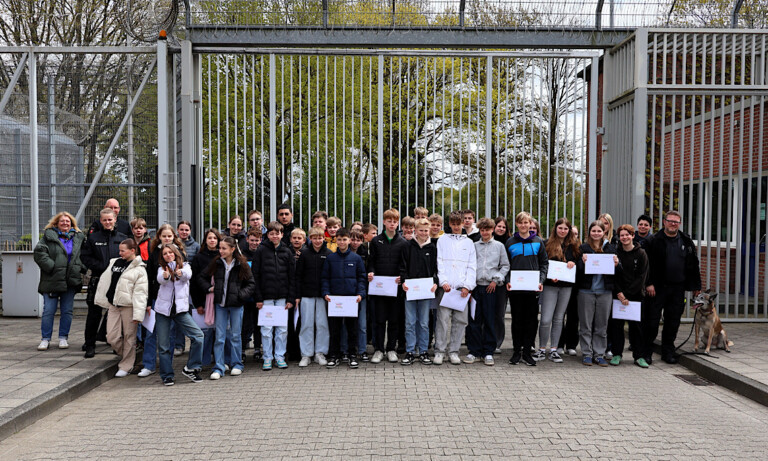 Zukunftstag – 37 Schüler blicken hinter die Gitter der JVA Meppen