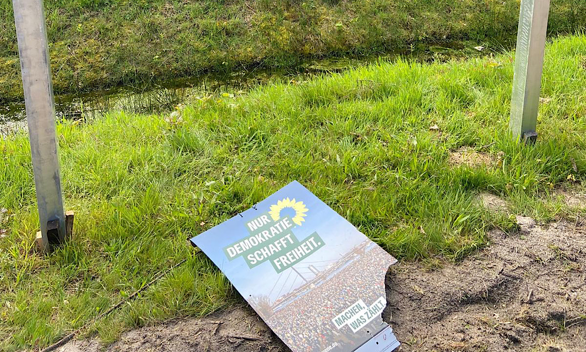 Meppen – Unbekannte zerstören Wahlplakate der Grünen