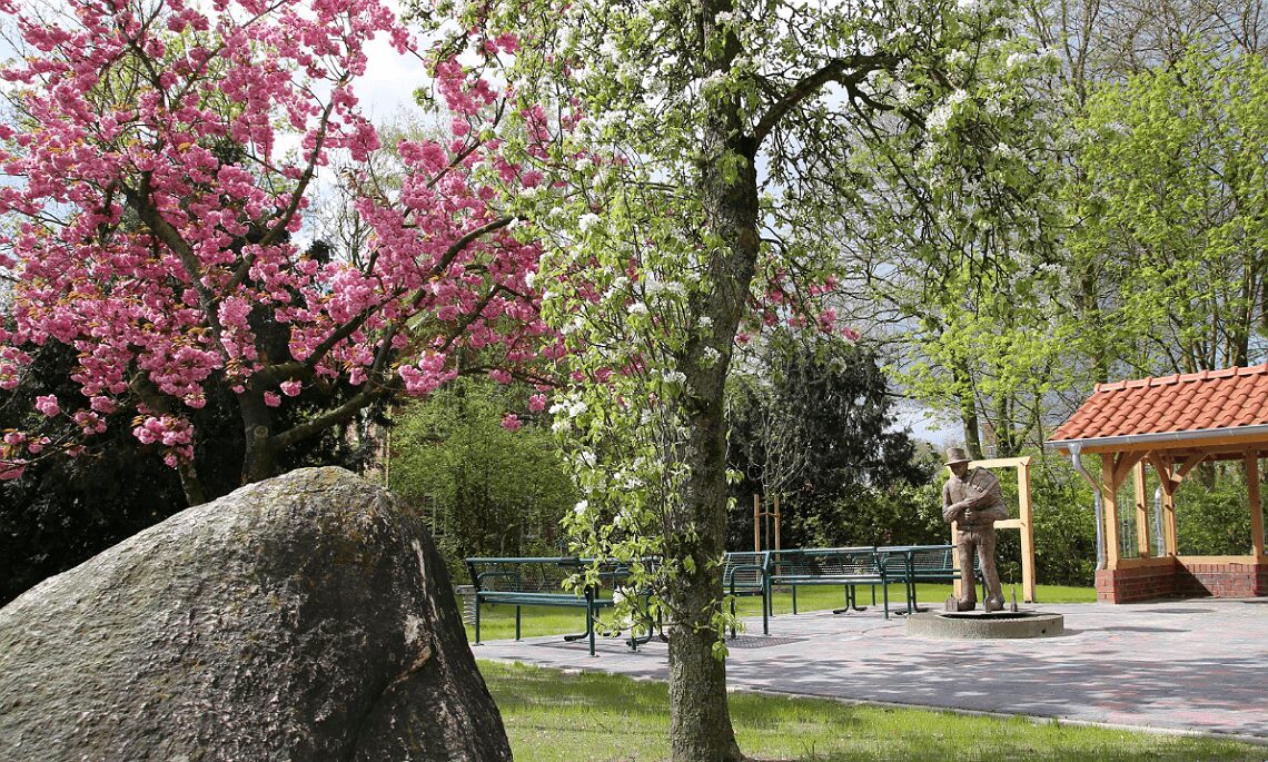 Haren – Platz rund um den ersten Siedler neugestaltet