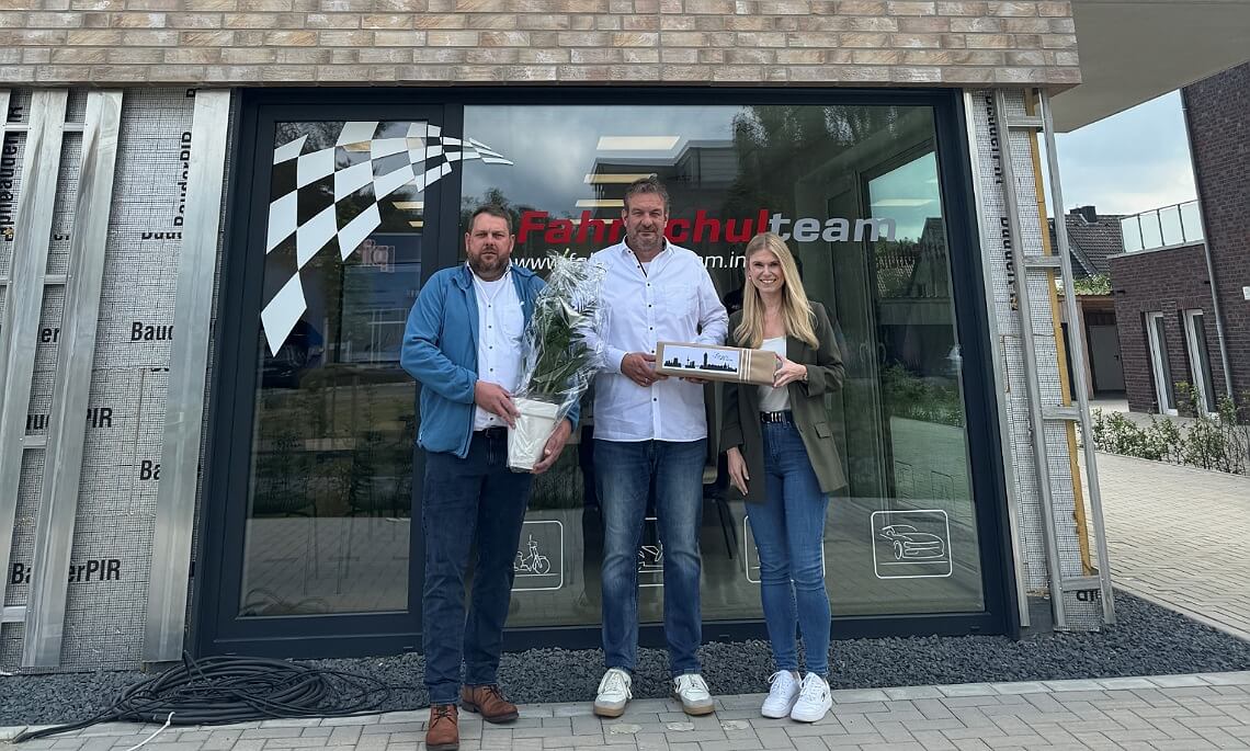 Lingen – Fahrschulteam bezieht neuen Standort an der Rheiner Straße