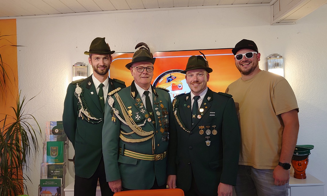 Vor Schützenfestbeginn: DJ DeeLectro und Schützenverein Eichenlaub Twist-Bült zu Gast bei „Schützenfest im Radio“