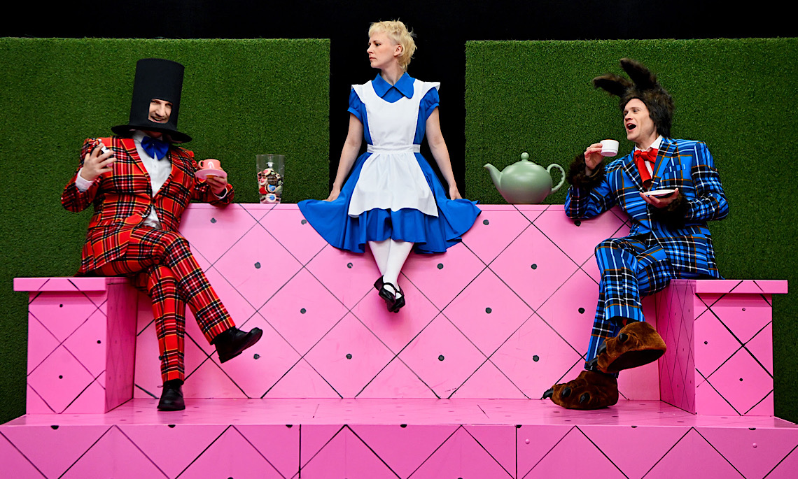 „Alice im Wunderland“ will im KTS Nordhorn Familien in eine Welt voller Fantasie entführen