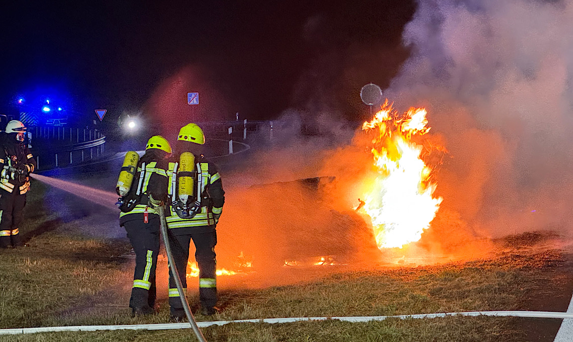 A31 – Pkw gerät während der Fahrt in Brand