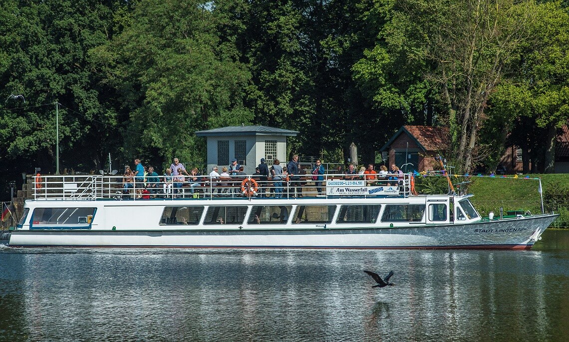 Lingen – Leinen los zur Emsfahrt mit Spargel-Buffet am Wasserfall