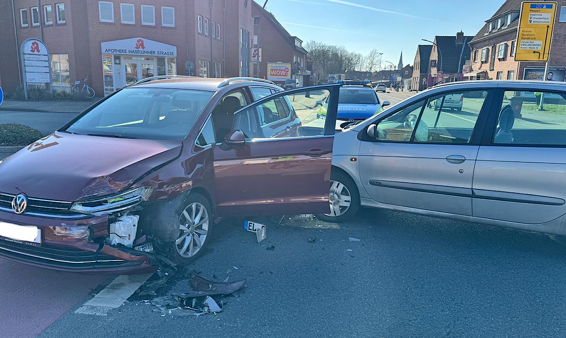 Lingen – Pkw stoßen auf Haselünner Straße zusammen