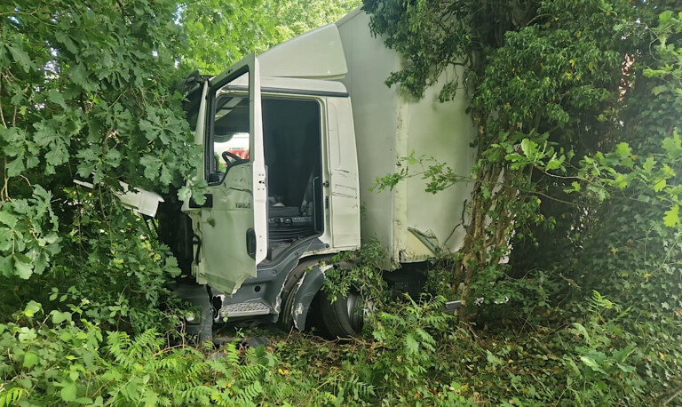 Spelle – Pkw kollidiert frontal mit Lkw