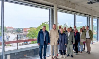 Nordhorn – Ausschuss für Wirtschaft und Tourismus besichtigt Hotel-Baustelle