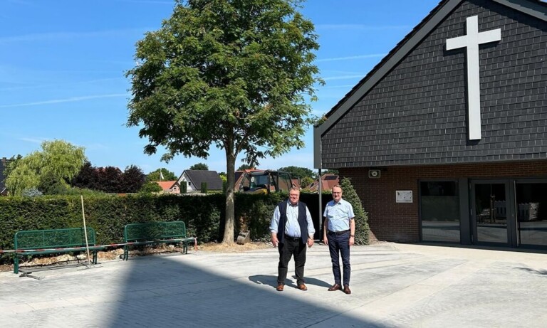Aufwertung rund um die Friedhofskapelle: Umfeld in Rütenbrock neugestaltet