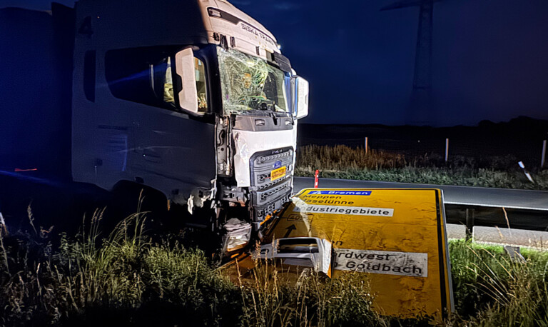 Meppen – Lkw kommt von B402 ab – Stundenlange Sperrung in der Nacht