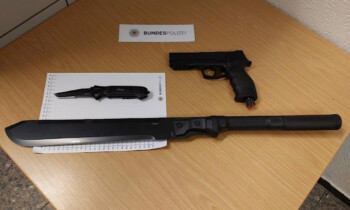 Mit Schreckschusswaffe im Handschuhfach und Machete im Fußraum unterwegs
