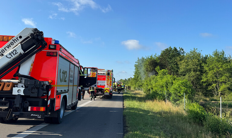 Tödlicher Unfall auf A31 – Pkw geht nach Unfall in Flammen auf