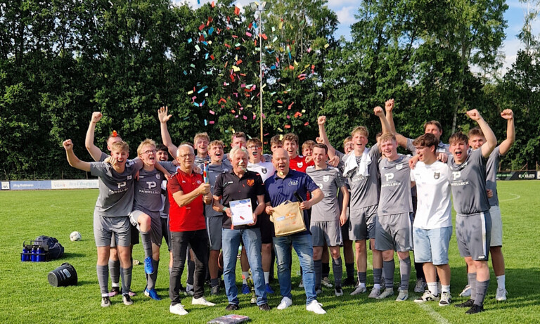 Ehrenamt überrascht Ludger  Stafflage für jahrzehntelanges Engagement beim SV Voran Brögbern