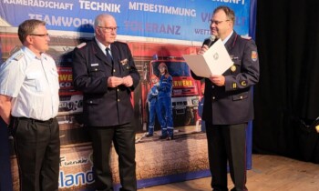 Kreisjugendfeuerwehrwart Klaus Smit erhält Ehrung vom Feuerwehrverband Altkreis Meppen e.V.