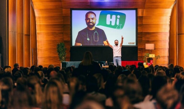 KidsDoc-Tour 2025: Bestsellerautor und Social-Media-Star bringt Kinderheilkunde live auf die Bühne