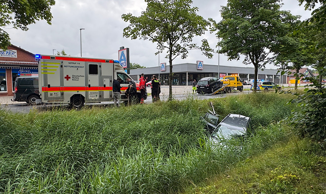 Meppen – Pkw landet nach Kollision in Straßengraben