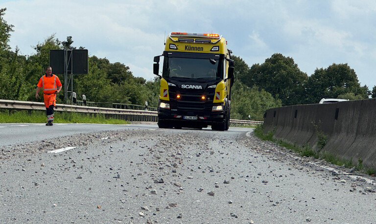Meppen – Lkw verliert Ladung auf B70