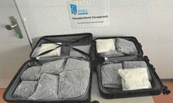 Zoll stellt 30 Kg Ecstasy-Tabletten und 5 Kg Ketamin im Zug sicher; Drogenkurier festgenommen