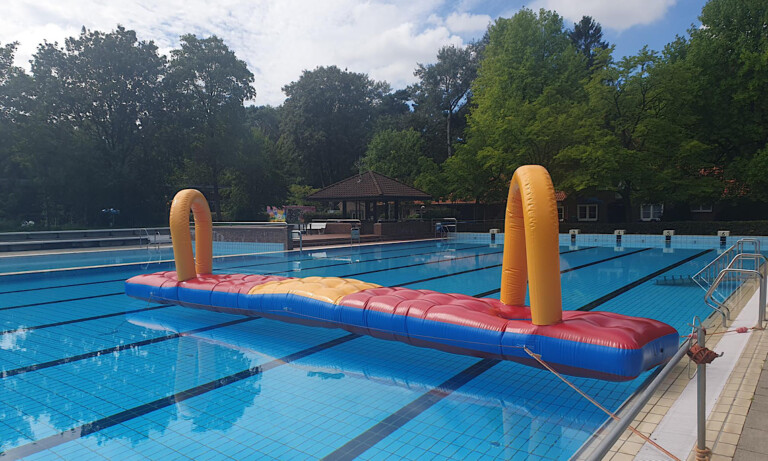 Papenburg – Start für Freibadferienticket – Sechs Eintritte für 2 Euro