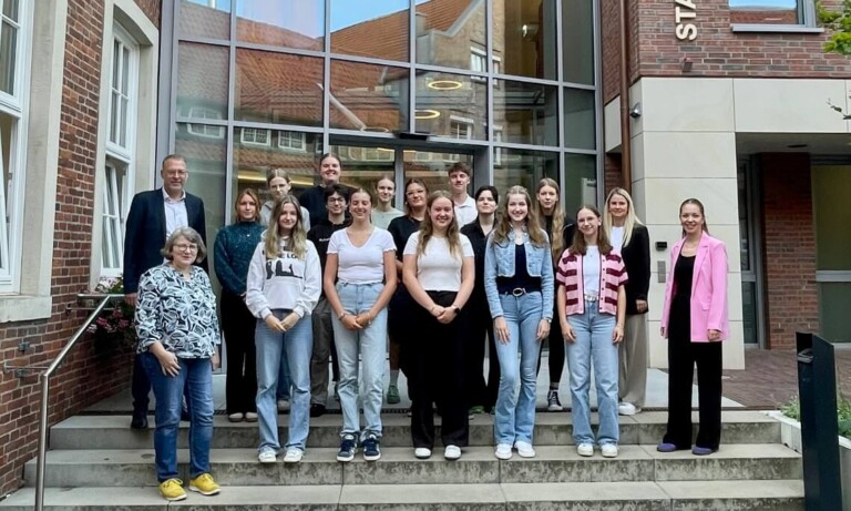 Stadt Meppen begrüßt 15 neue Bufdis