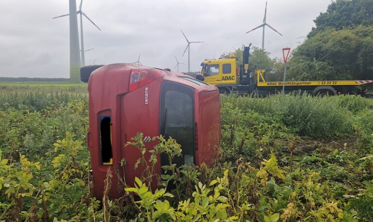 Haren – Pkw landet in Kartoffelacker