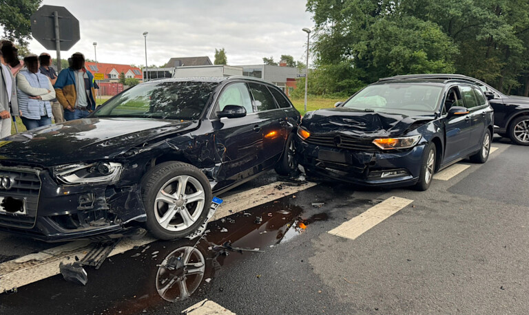 Meppen – Kollision mit vier Pkw auf Versener Straße