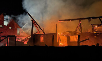 Papenburg – Leerstehender Hof und Wohnhaus niedergebrannt