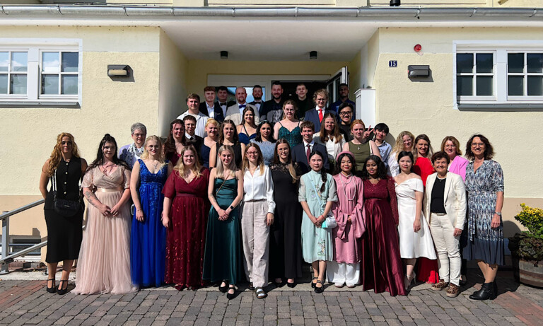 Pflegeakademie St. Anna des Marien Hospitals Papenburg verabschiedet Absolventen der Pflege-Ausbildung