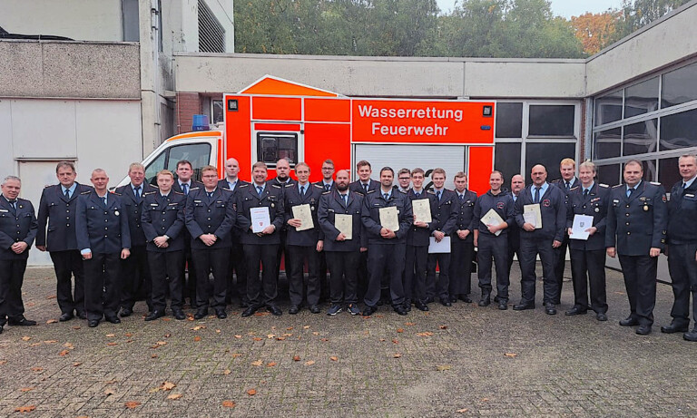 Neue Feuerwehrtaucher für die Landkreise Emsland, Osnabrück und Oldenburg