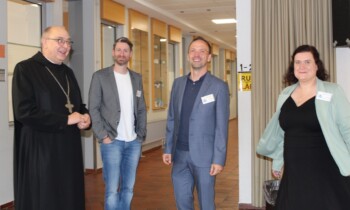 Papenburg – „Bischof Dominicus besucht Michaelschule am Michaelstag