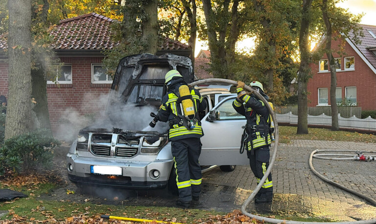 Haren – Pkw gerät an Wesuweer Hauptstraße in Brand