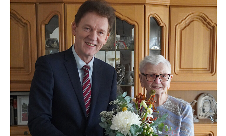 Lingenerin Erika Kuhl feiert 101. Geburtstag