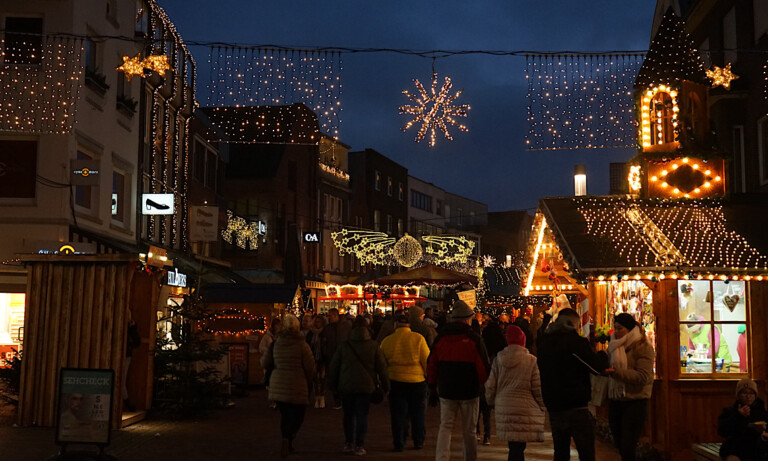 Nordhorner Weihnachtsmarkt 2025 – Lichterglanz, Winterzauber und neue Highlights in der Hauptstraße